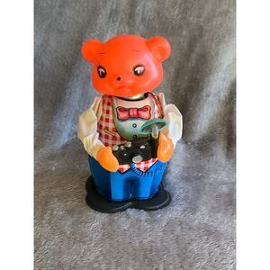 Vintage Orange‎ Bear Photographer Wind-Up Toy with Camera and Gingham Vest